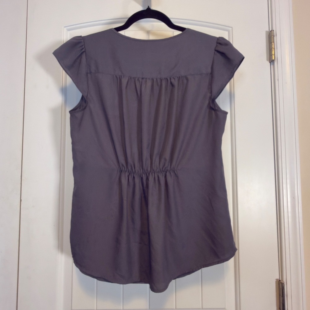 J.Crew Women Gray Cap Sleeve Button Front Blouse Gathered Back Size S Career - Picture 3 of 7